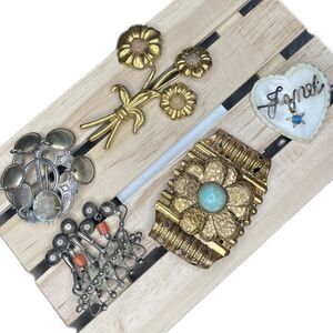Mixed lot of antique vintage brooch pins (5)